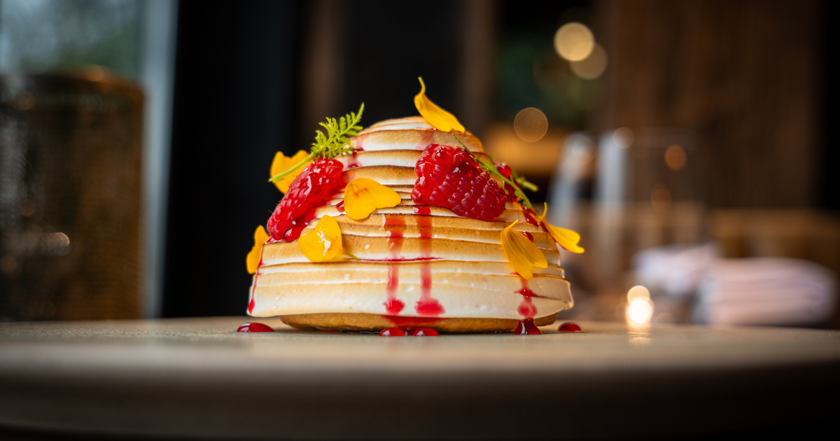 Stu Deeley, Baked Alaska, The Staff Canteen, Smoke at Hampton Manor